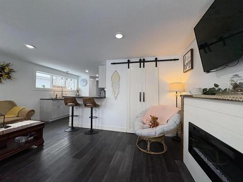 1026 Third Street E, Fort Frances, ON - Indoor With Fireplace