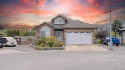 545 Kobayashi Place  Kamloops, BC V2B 0B5
