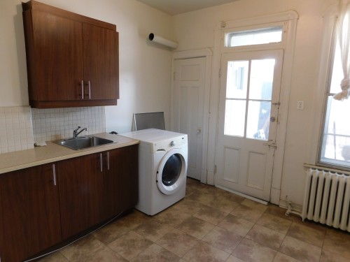 Cuisine - 5751 Rue Hutchison, Montréal (Le Plateau-Mont-Royal), QC - Indoor Photo Showing Laundry Room