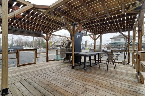Front of Structure - 27 Boul. D'Anjou, Châteauguay, QC - Outdoor With Deck Patio Veranda