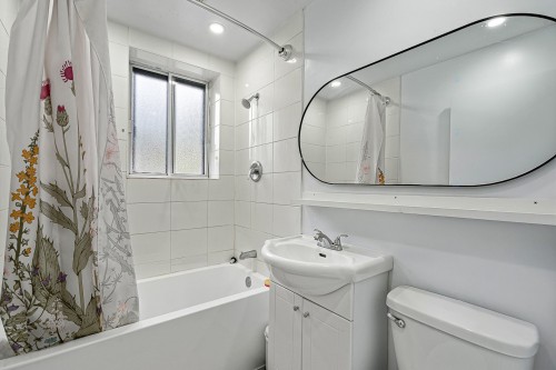 Salle de bains - 2-2180 Av. Van Horne, Montréal (Côte-Des-Neiges/Notre-Dame-De-Grâce), QC - Indoor Photo Showing Bathroom