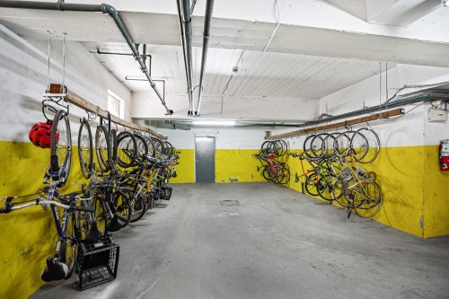 Autre - 2-2180 Av. Van Horne, Montréal (Côte-Des-Neiges/Notre-Dame-De-Grâce), QC - Indoor Photo Showing Garage