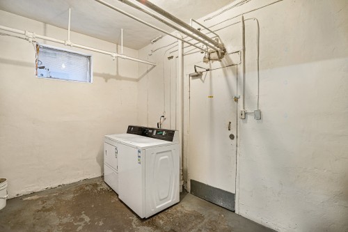 Salle de lavage - 2-2180 Av. Van Horne, Montréal (Côte-Des-Neiges/Notre-Dame-De-Grâce), QC - Indoor Photo Showing Laundry Room