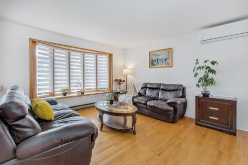 Salon - 953 Rue Des Érables, Saint-Eustache, QC - Indoor Photo Showing Living Room