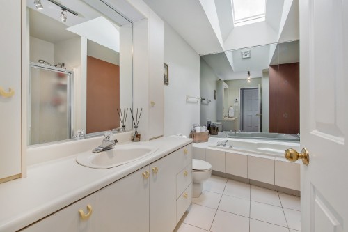Salle de bains - 953 Rue Des Érables, Saint-Eustache, QC - Indoor Photo Showing Bathroom