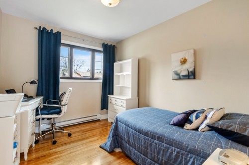 Chambre à coucher - 46 Rue De Varsovie, Laval (Vimont), QC - Indoor Photo Showing Bedroom
