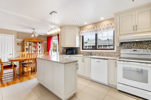 Cuisine - 46 Rue De Varsovie, Laval (Vimont), QC - Indoor Photo Showing Kitchen