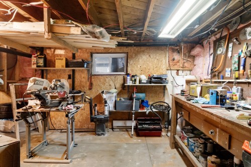 Atelier - 46 Rue De Varsovie, Laval (Vimont), QC - Indoor Photo Showing Basement