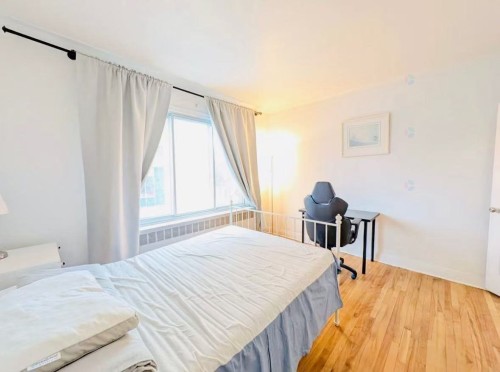 Chambre à coucher - 1557 Rue Jean-Talon E., Montréal (Villeray/Saint-Michel/Parc-Extension), QC - Indoor Photo Showing Bedroom