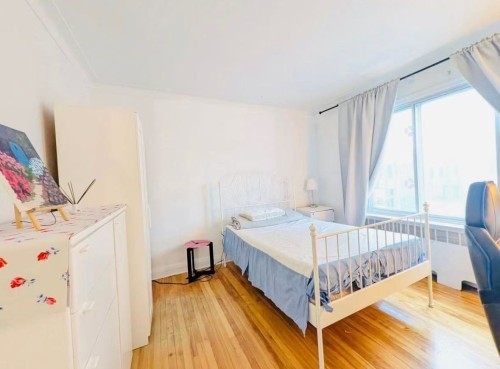 Chambre à coucher - 1557 Rue Jean-Talon E., Montréal (Villeray/Saint-Michel/Parc-Extension), QC - Indoor Photo Showing Bedroom
