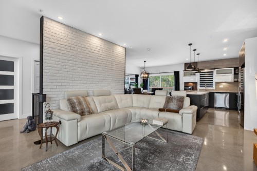 Salon - 29 Rue De La Randonnée, Boischatel, QC - Indoor Photo Showing Living Room