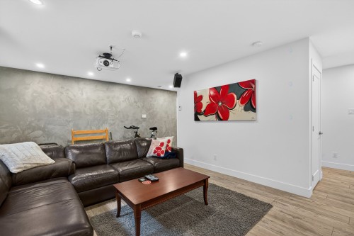 Salle familiale - 29 Rue De La Randonnée, Boischatel, QC - Indoor Photo Showing Living Room