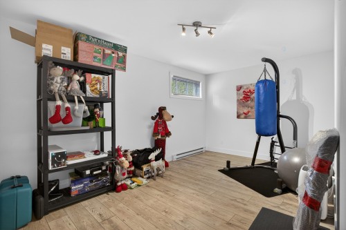 Atelier - 29 Rue De La Randonnée, Boischatel, QC - Indoor