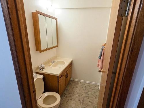 227 Transmitter Road, Kenora, ON - Indoor Photo Showing Bathroom