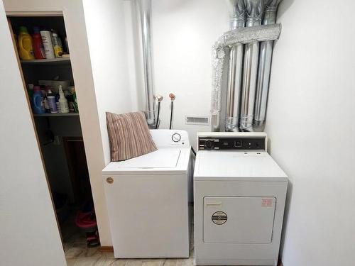 227 Transmitter Road, Kenora, ON - Indoor Photo Showing Laundry Room