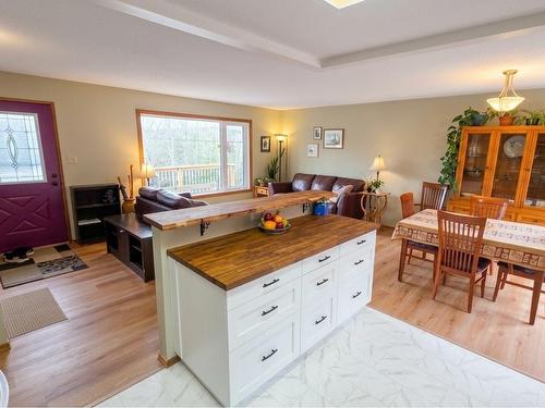 227 Transmitter Road, Kenora, ON - Indoor Photo Showing Dining Room