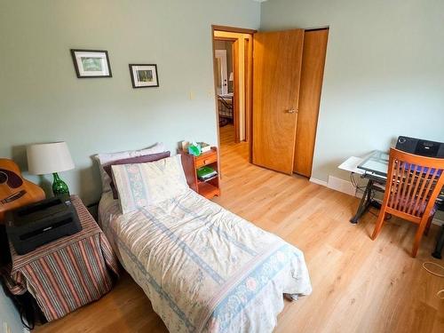 227 Transmitter Road, Kenora, ON - Indoor Photo Showing Bedroom