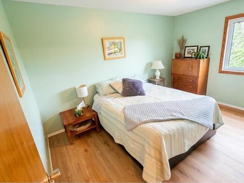 227 Transmitter Road, Kenora, ON - Indoor Photo Showing Bedroom
