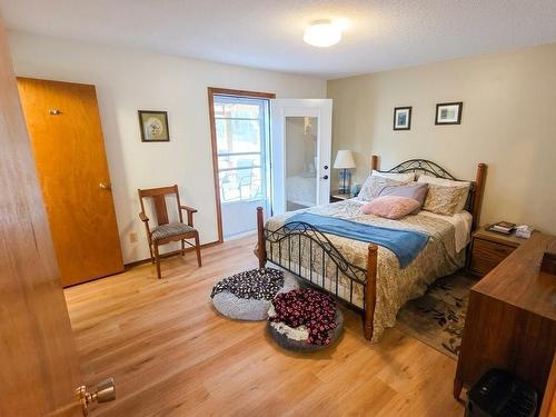 227 Transmitter Road, Kenora, ON - Indoor Photo Showing Bedroom