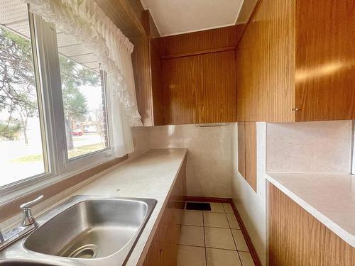 45 Dingwall Parkway, Dryden, ON - Indoor Photo Showing Kitchen With Double Sink