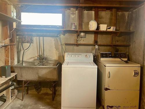 45 Dingwall Parkway, Dryden, ON - Indoor Photo Showing Laundry Room