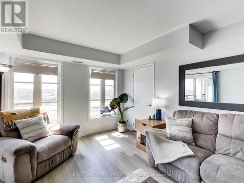 221 - 3060 Rotary Way, Burlington, ON - Indoor Photo Showing Living Room