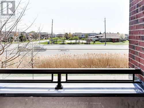 221 - 3060 Rotary Way, Burlington, ON - Outdoor