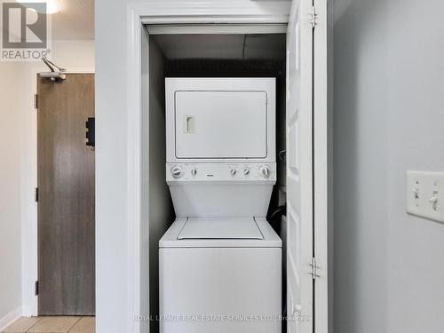 221 - 3060 Rotary Way, Burlington, ON - Indoor Photo Showing Laundry Room