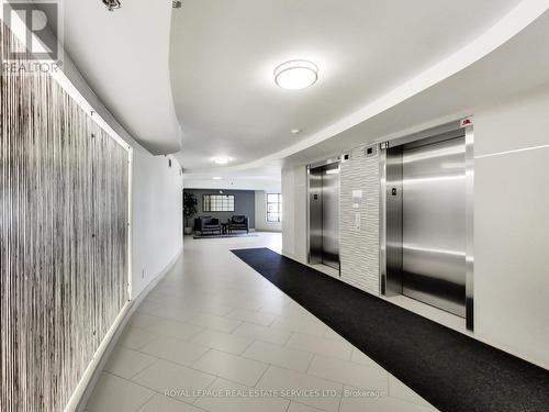 Lobby - 221 - 3060 Rotary Way, Burlington, ON - Indoor Photo Showing Other Room