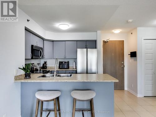221 - 3060 Rotary Way, Burlington, ON - Indoor Photo Showing Kitchen With Double Sink
