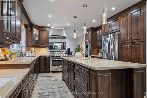 2235 Denise Road, Mississauga, ON - Indoor Photo Showing Kitchen With Stainless Steel Kitchen With Upgraded Kitchen