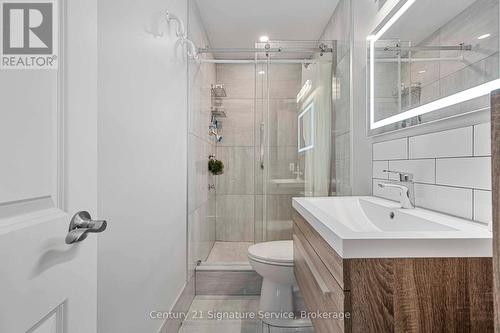 2235 Denise Road, Mississauga, ON - Indoor Photo Showing Bathroom