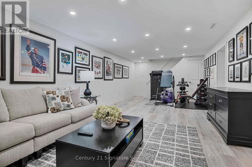 2235 Denise Road, Mississauga, ON - Indoor Photo Showing Living Room