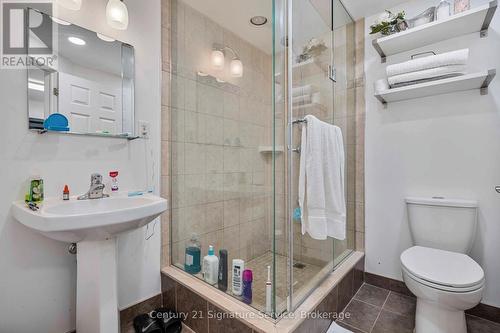 2235 Denise Road, Mississauga, ON - Indoor Photo Showing Bathroom