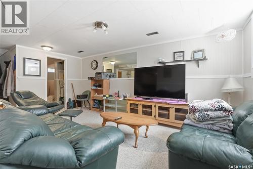 53 Rita Crescent, Saskatoon, SK - Indoor Photo Showing Living Room