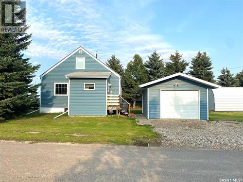 325 Grout Street, Lemberg, SK - Outdoor