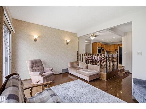 13222 116 St Nw, Edmonton, AB - Indoor Photo Showing Living Room