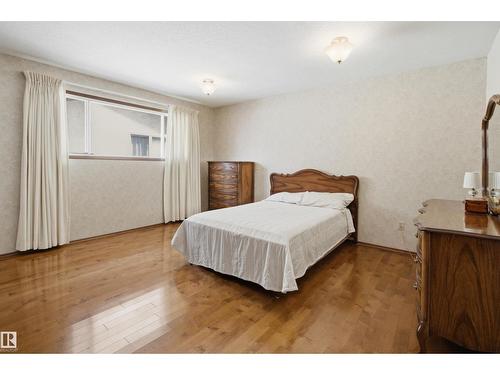 13222 116 St Nw, Edmonton, AB - Indoor Photo Showing Bedroom