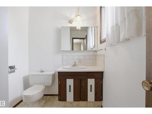 13222 116 St Nw, Edmonton, AB - Indoor Photo Showing Bathroom