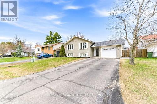 61 WOODLAND CRESCENT  Petawawa, ON K8H 3L9
