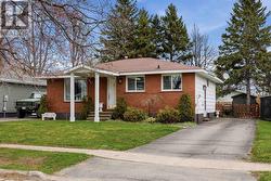 28 Kerr DR Sault Ste. Marie, ON P6A 5H9