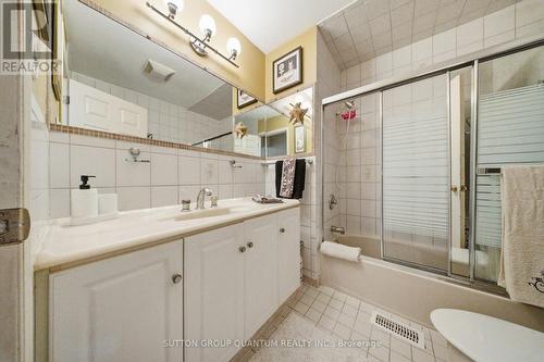 1257 Alexandra Avenue, Mississauga, ON - Indoor Photo Showing Bathroom