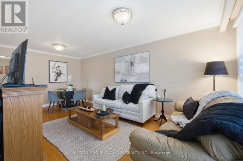 1257 Alexandra Avenue, Mississauga, ON - Indoor Photo Showing Living Room