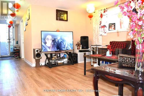 59 Blaney Crescent, Toronto, ON - Indoor