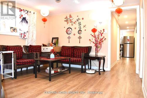 59 Blaney Crescent, Toronto, ON - Indoor Photo Showing Living Room