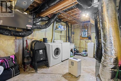 59 Dales Drive, Mapleton, ON - Indoor Photo Showing Laundry Room