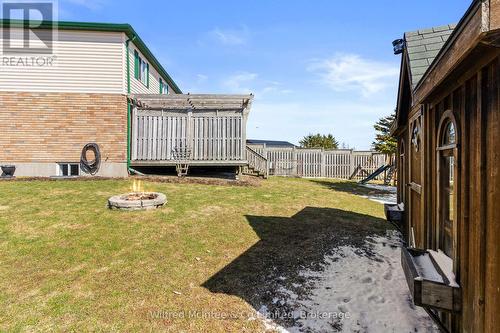 59 Dales Drive, Mapleton, ON - Outdoor