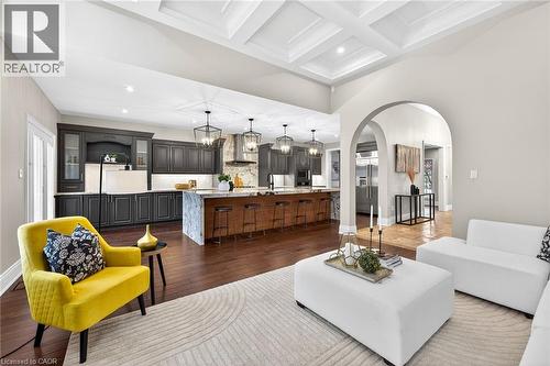775 King Road, Burlington, ON - Indoor Photo Showing Living Room