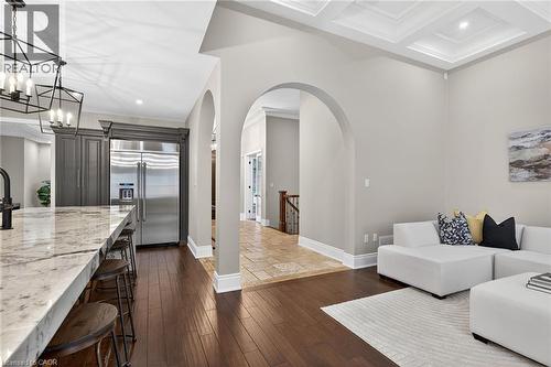 775 King Road, Burlington, ON - Indoor Photo Showing Living Room