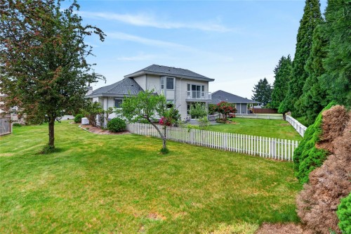1967 Augusta Pl, Campbell River, BC 